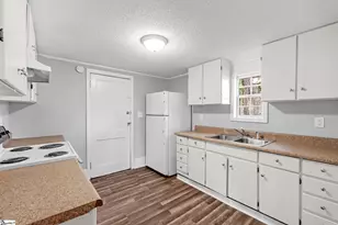 712 Old Grove Rd, Piedmont, SC 29673 - Photo 8