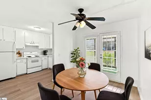 4 Birchview St, Taylors, SC 29687 - Photo 6