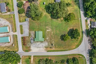 869 Poplar St, Clinton, SC 29325 - Photo 26