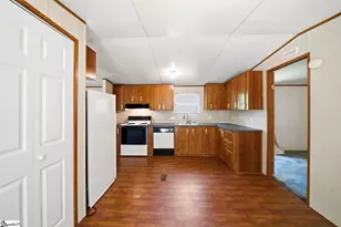 586 Kimbark Ln, Fountain Inn, SC 29644 - Photo 6