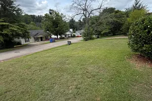 34 Shore Dr, Greenville, SC 29611 - Photo 2