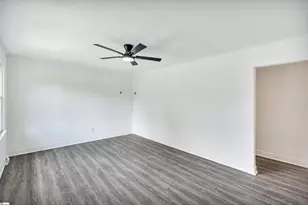 109 Avery St, Greenville, SC 29617 - Photo 6