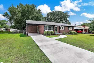 109 Avery St, Greenville, SC 29617 - Photo 2