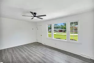 109 Avery St, Greenville, SC 29617 - Photo 8