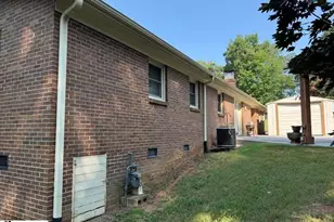 10 Dickens Ln, Taylors, SC 29687 - Photo 2