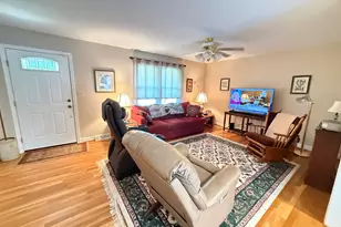 10 Dickens Ln, Taylors, SC 29687 - Photo 8