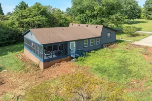 166 McJunkin Dr, Pickens, SC 29671 - Photo 2