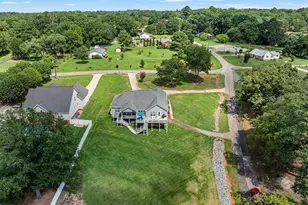 105 Michelle Dr, Chesnee, SC 29323 - Photo 2