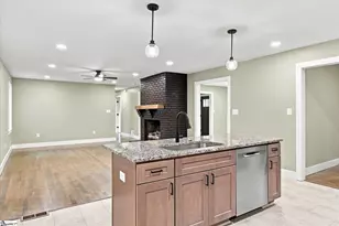 128 Galaxie Pl, Spartanburg, SC 29307 - Photo 10