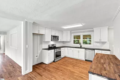 215 Elaine Avenue, Taylors, SC 29687 - Photo 2