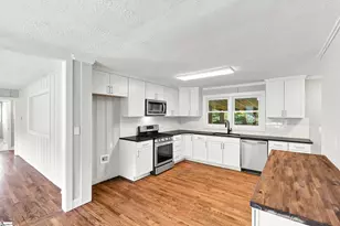 215 Elaine Ave, Taylors, SC 29687 - Photo 2
