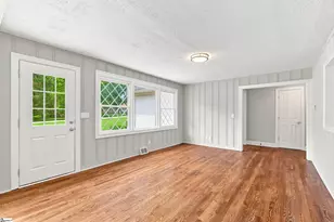 215 Elaine Ave, Taylors, SC 29687 - Photo 8