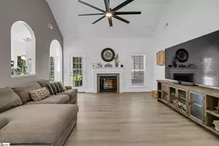 211 Lyons Dr, Simpsonville, SC 29681 - Photo 16