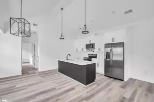 54 3rd Ave, Greenville, SC 29611 - Photo 10