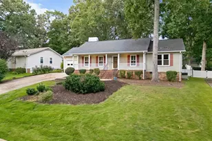 203 Fredericksburg Dr, Simpsonville, SC 29681 - Photo 4