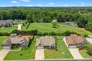326 Gleaner Dr, Inman, SC 29349 - Photo 2