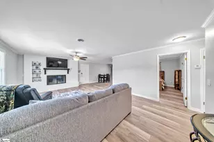 207 Vinewood St, Piedmont, SC 29673 - Photo 6
