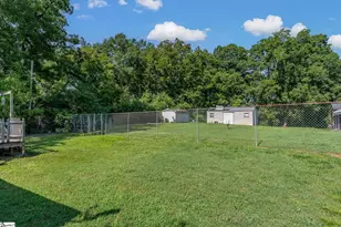 202 Hilldale Ave, Laurens, SC 29360 - Photo 22