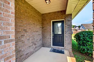 640 Flintrock Dr, Boiling Springs, SC 29316 - Photo 2