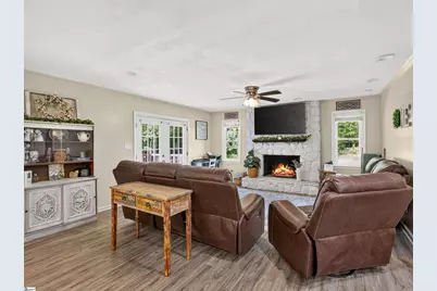 180 Hillcrest Drive, Gaffney, SC 29340 - Photo 12