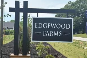 129 Edgewood Farms Ct, Easley, SC 29640 - Photo 2