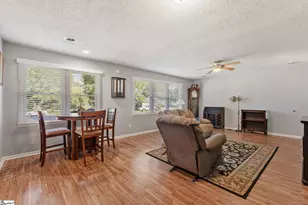 17 Lawnview Ct, Wellford, SC 29385 - Photo 10
