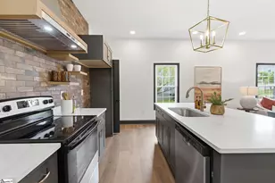 1 E 5th St, Greenville, SC 29611 - Photo 16