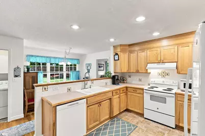 545 E Brookwood Drive, Landrum, SC 29356 - Photo 8