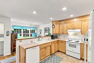 545 E Brookwood Dr, Landrum, SC 29356 - Photo 8