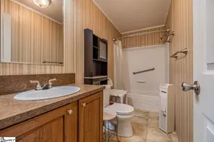 438 Lockhart Ln, Gaffney, SC 29341 - Photo 8