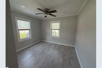 946 N Logan Street, Gaffney, SC 29341 - Photo 4