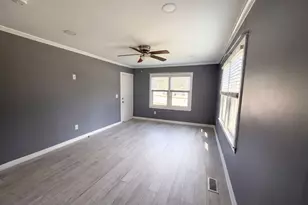 946 N Logan St, Gaffney, SC 29341 - Photo 8