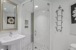 400 E Washington St, Greenville, SC 29601 - Photo 18