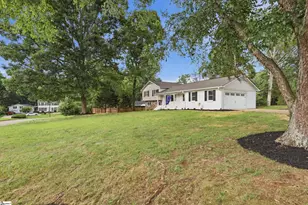 401 Clarendon Dr, Easley, SC 29642 - Photo 2