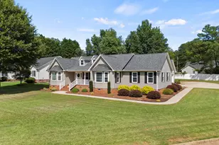 6 Brendle Dr, Simpsonville, SC 29681 - Photo 2