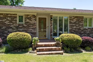 136 Bagwell St, Easley, SC 29640 - Photo 8