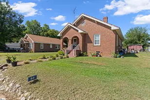 84 Saluda St, Ninety Six, SC 29666 - Photo 1