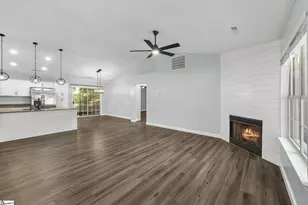 210 Abigail Ln, Greer, SC 29651 - Photo 4