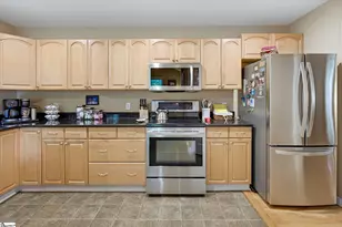 705 N Almond Dr, Simpsonville, SC 29681 - Photo 14
