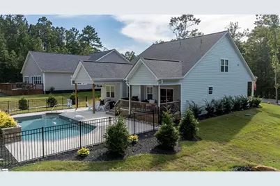 112 Portland Circle, Greenwood, SC 29649 - Photo 2