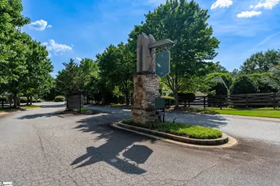 645 Breckenwood Drive, Spartanburg, SC 29301 - Photo 2