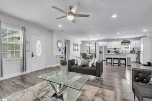 1026 Howard St, Spartanburg, SC 29303 - Photo 4