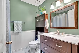 215 E Shefford St, Greer, SC 29650 - Photo 16