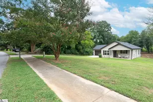 155 W Mill St, Gray Court, SC 29645 - Photo 4
