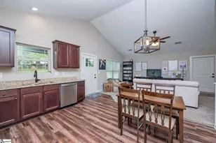 155 W Mill St, Gray Court, SC 29645 - Photo 8