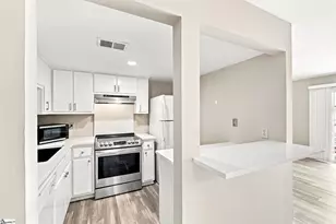 925 Cleveland St, Greenville, SC 29601 - Photo 8