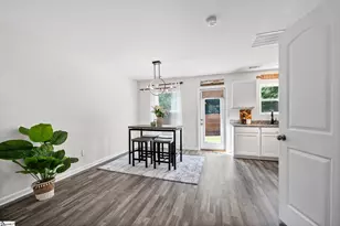301 Long Grove Ln, Greer, SC 29650 - Photo 6