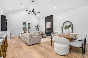 105 David St, Greenville, SC 29609 - Photo 6