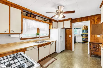 379 W Main Street, Donalds, SC 29638 - Photo 6