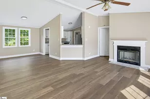 95 S Manley Dr, Taylors, SC 29687 - Photo 4